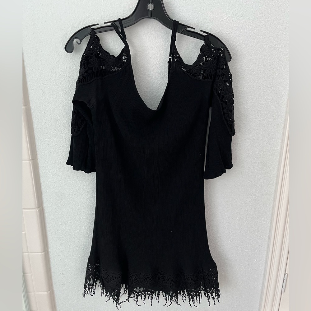 Black, size medium dress.